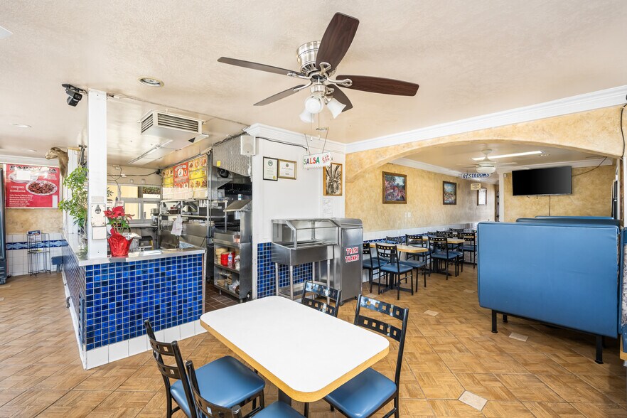More Photos Of 1936 W 17th St, Santa Ana Restaurant For Sale