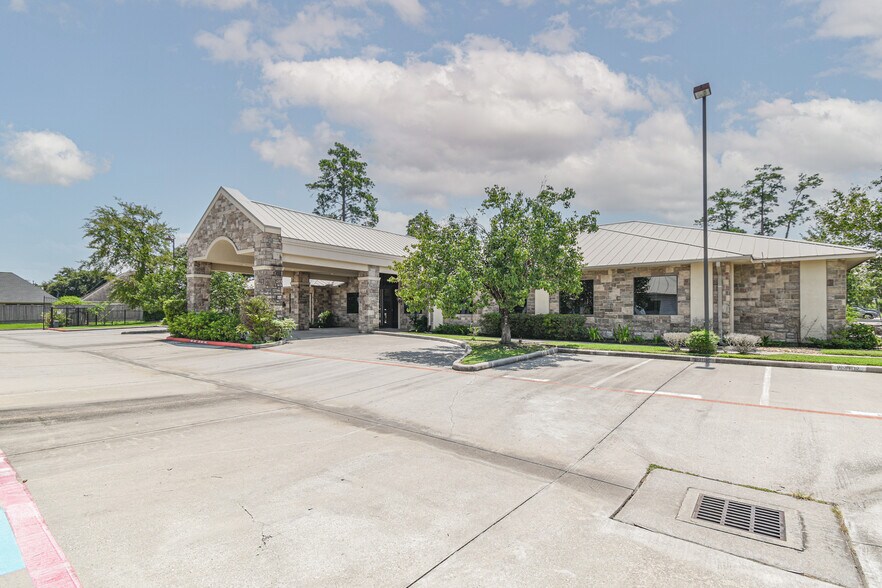 More Photos Of 821 Crossbridge Dr, Spring Office For Sale