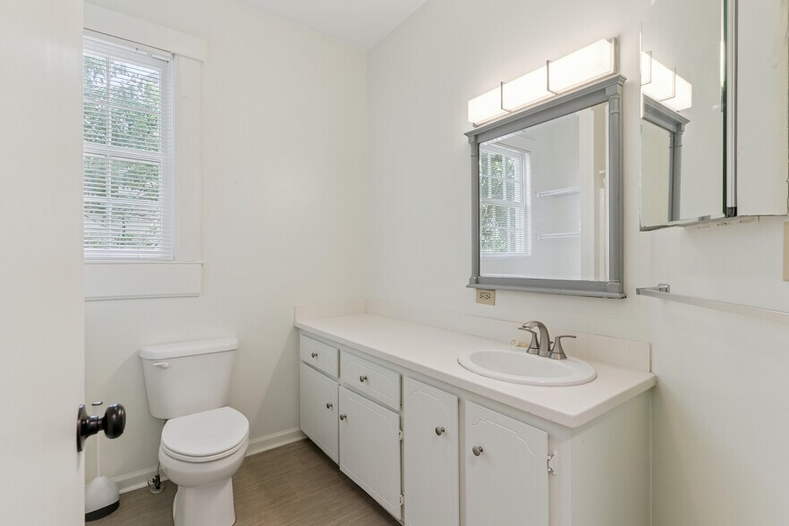 More Photos Of 1113 Grant St, Brunswick Apartments For Sale