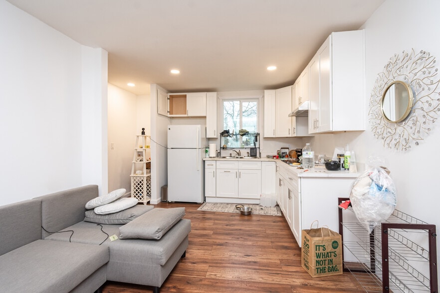 More Photos Of 1535 Arcade Blvd, Sacramento Multifamily For Sale