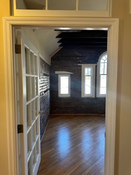 More Photos Of 143 4th Ave N, Franklin Loft Creative Space For Lease