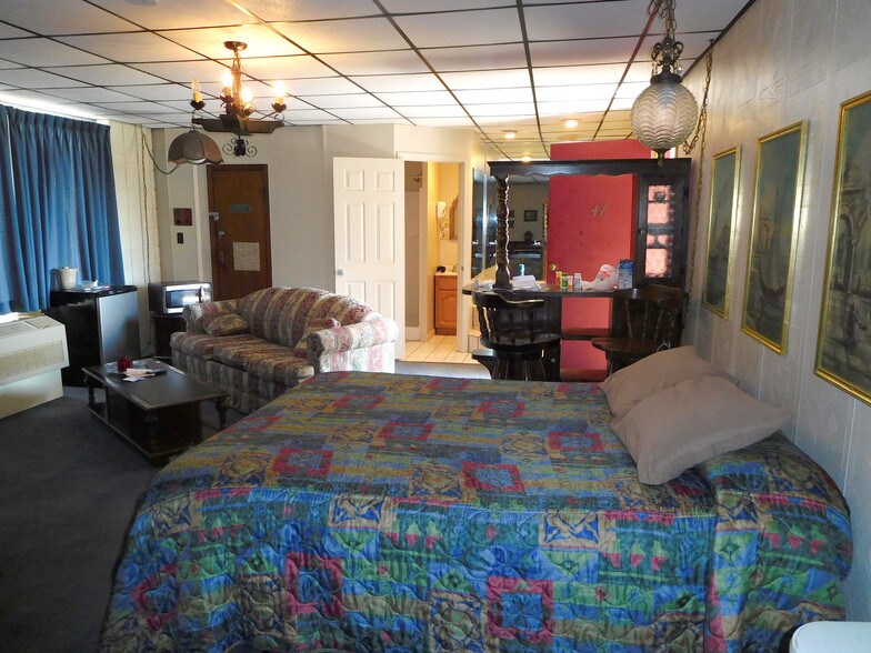 200 Buckhannon Pike, Clarksburg, WV 26301 Hotel For Sale