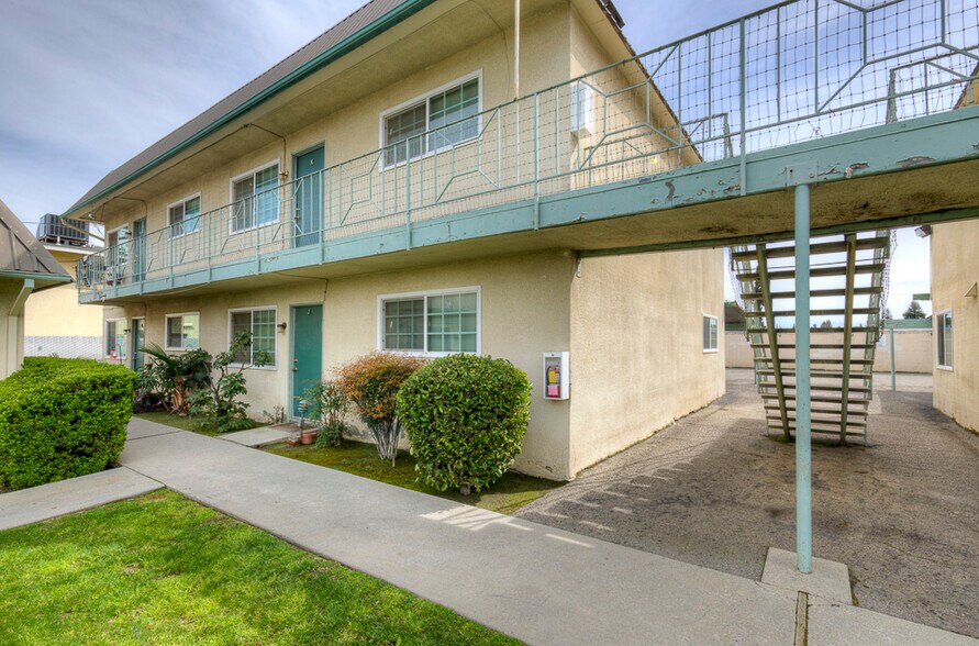 More Photos Of 1228 Jefferson Ave, Clovis Apartments For Sale