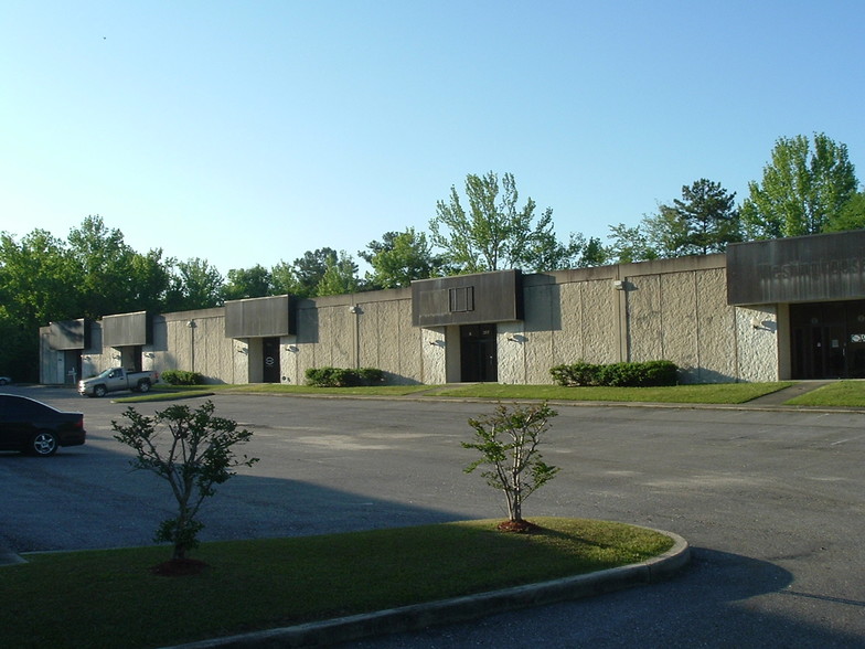 Primary Photo Of 1125 N Corporate Dr, Mobile Light Distribution For Lease