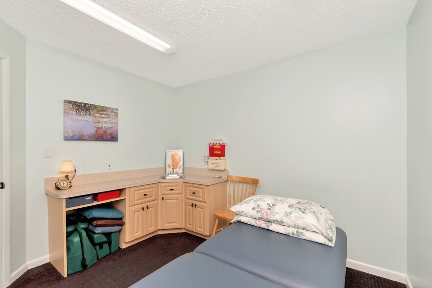 More Photos Of 28960 US Highway 19 N, Clearwater Medical For Sale
