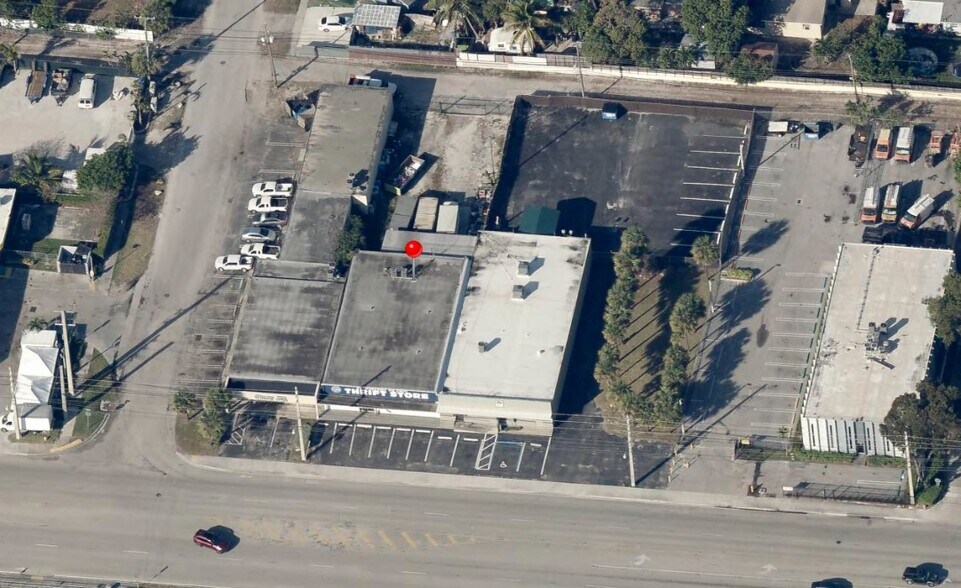 More Photos Of 2223 N Dixie Hwy, Pompano Beach Freestanding For Sale