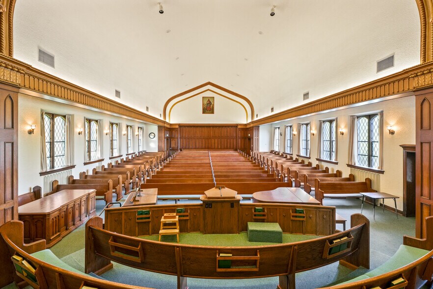 More Photos Of 2931 SE Harrison St, Portland Religious Facility For Sale