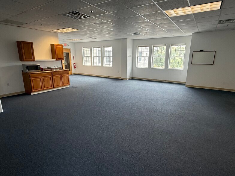 More Photos Of 1075 Westford St, Lowell Office For Lease
