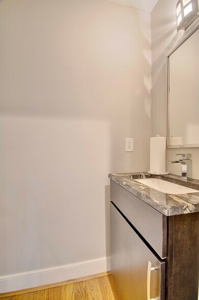 More Photos Of 33 N Fort Thomas Ave, Fort Thomas Office For Sale