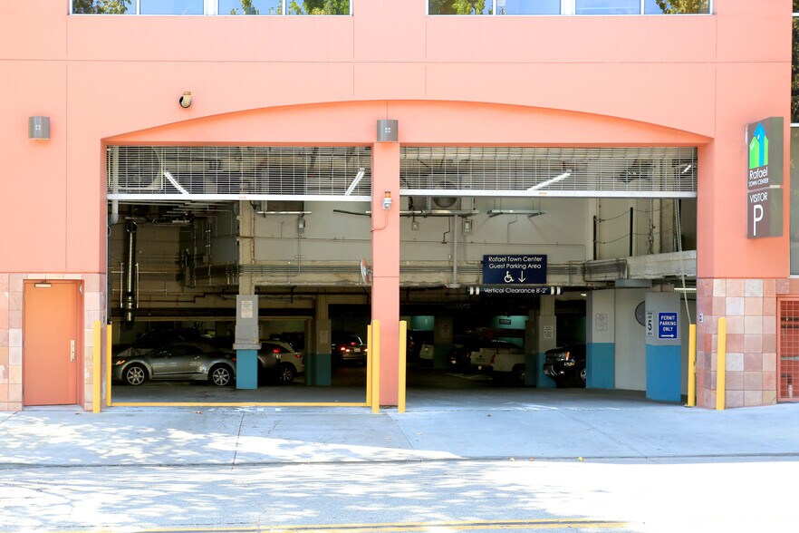 More Photos Of 992-998 4th St, San Rafael Unknown For Lease