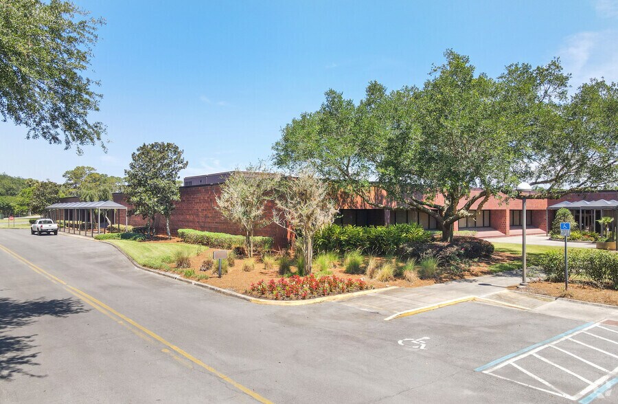 More Photos Of 8001 Baymeadows Way, Jacksonville Office For Lease