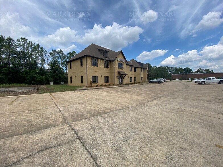More Photos Of 200 Village Dr, Pelham Office For Sale
