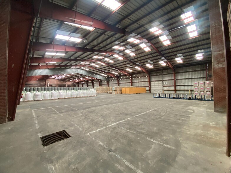 More Photos Of 2391 Levy St, Shreveport Warehouse For Lease