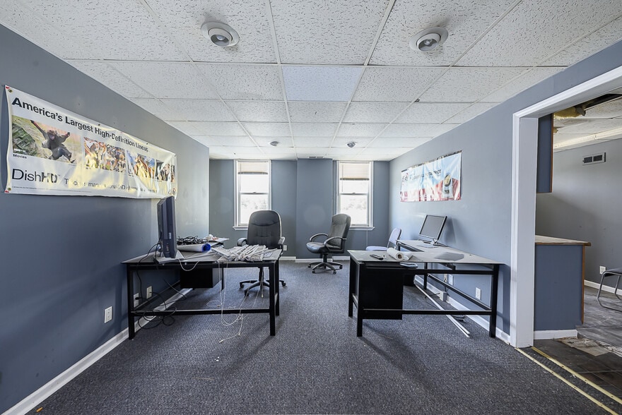 More Photos Of 7164 Kaw Dr, Kansas City Warehouse For Sale