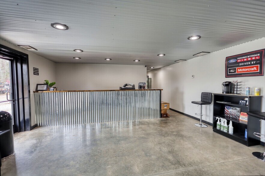 More Photos Of 200 Railroad St, Monticello Industrial For Sale