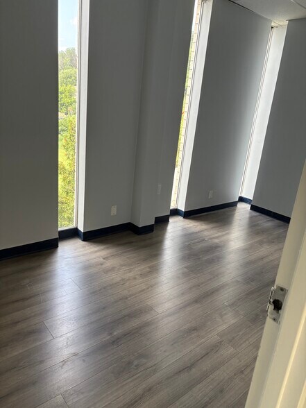 More Photos Of 241 Molnar Dr, Elmwood Park Medical For Lease