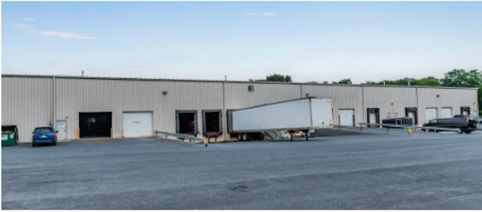 More Photos Of 1351 Eisenhower Blvd, Harrisburg Warehouse For Lease