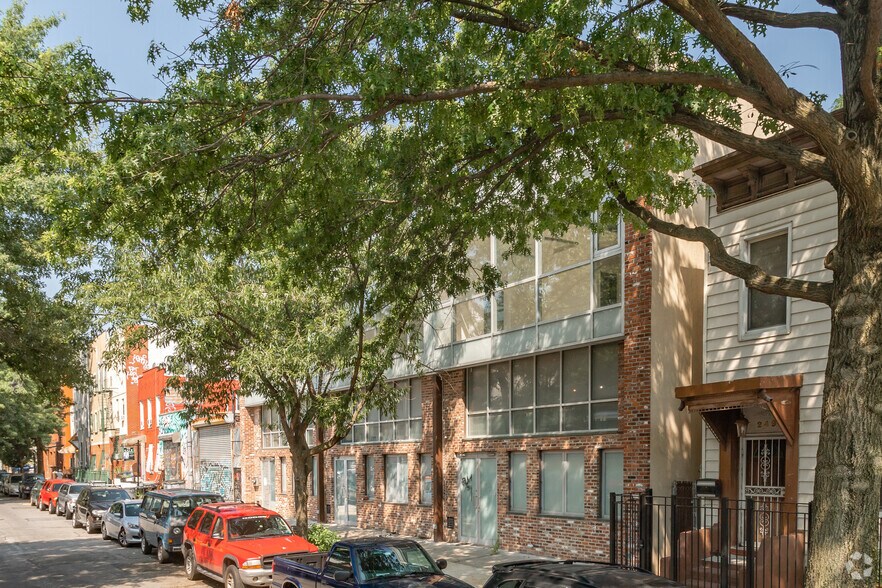 More Photos Of 243-247 Boerum St, Brooklyn Loft Creative Space For Lease
