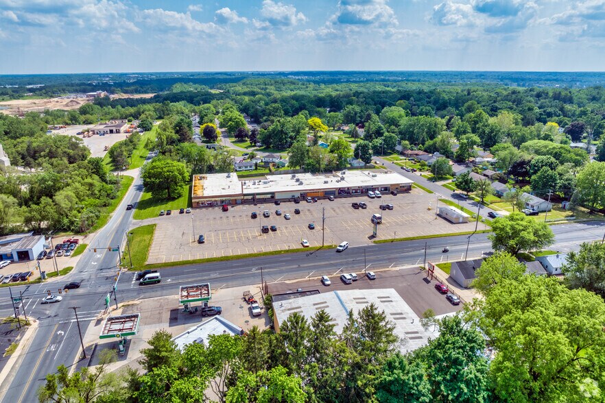More Photos Of 3420-3518 E Main St, Kalamazoo General Retail For Lease