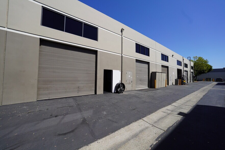 More Photos Of 3100 Airway Ave, Costa Mesa Unknown For Lease