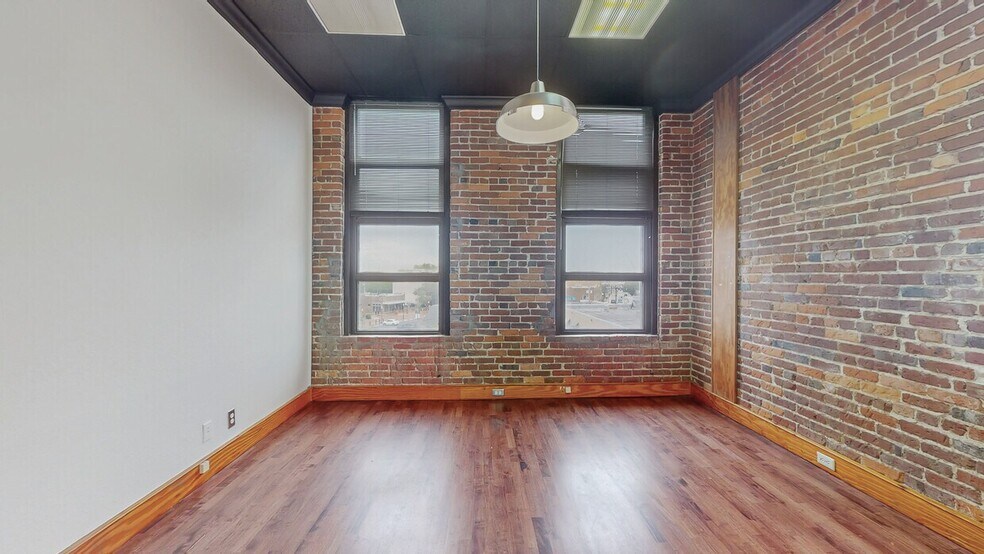 More Photos Of 306 E Tyler St, Tampa Medical For Lease