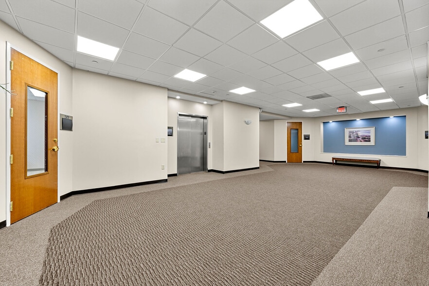 More Photos Of 10700 Medlock Bridge Rd, Duluth Medical For Sale