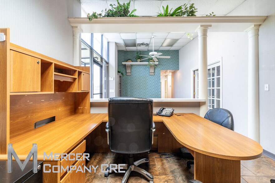 More Photos Of 813 SE 84th St, Oklahoma City Manufacturing For Sale