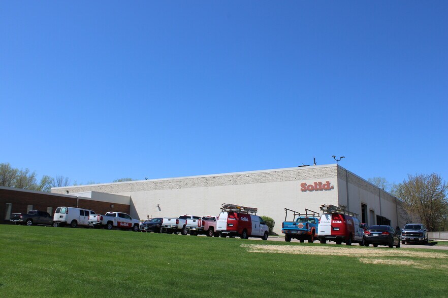 More Photos Of 1777 Oakdale Ave, West Saint Paul Manufacturing For Lease