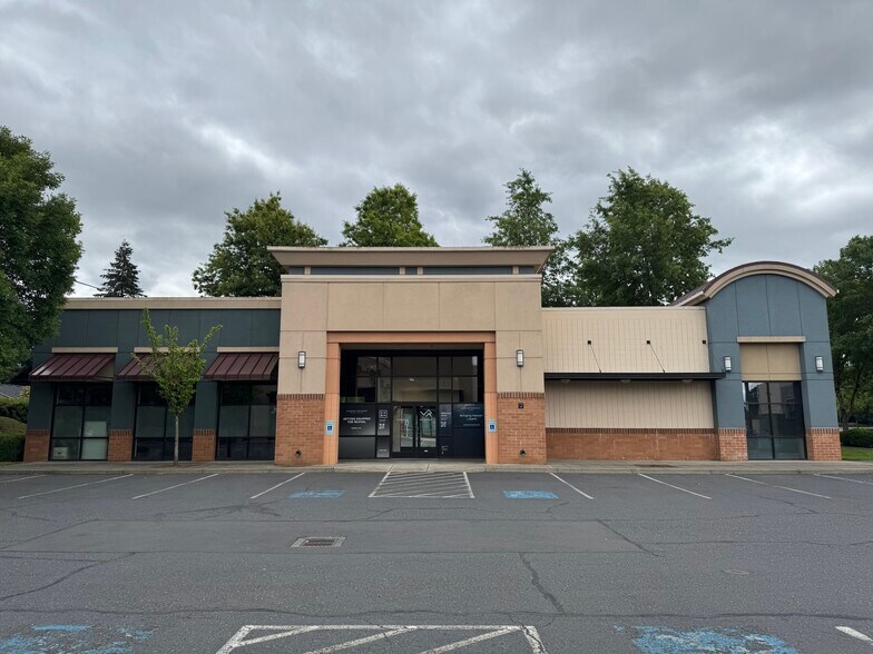 More Photos Of 13600 NE 84th St, Vancouver Freestanding For Lease