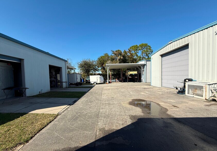 More Photos Of 50 S Perrott Dr, Ormond Beach Service For Sale