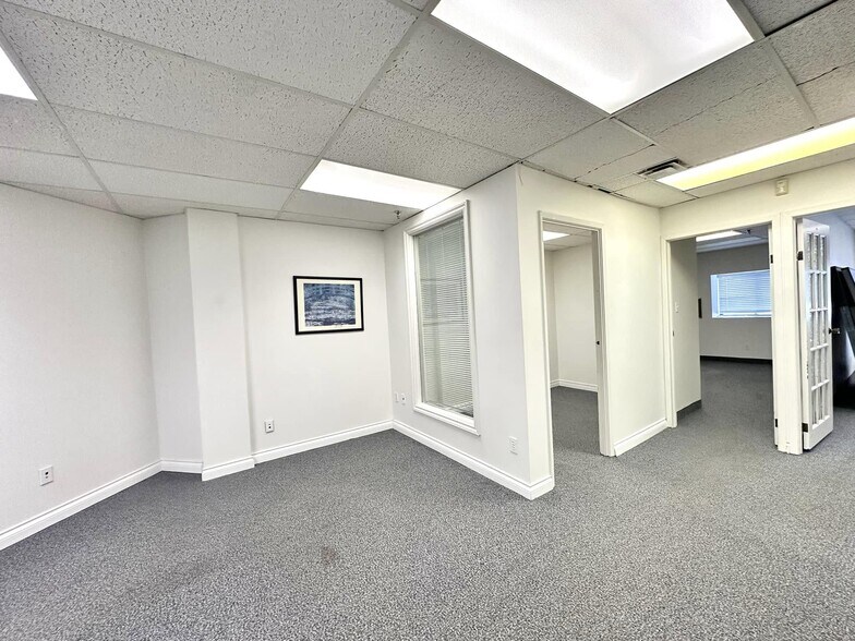 More Photos Of 400 Esna Park Dr, Markham Warehouse For Sale