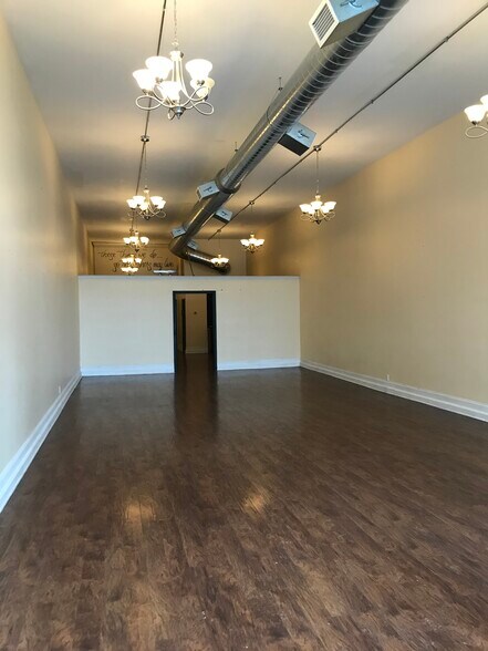 More Photos Of 5814 6th Ave, Kenosha Restaurant For Lease