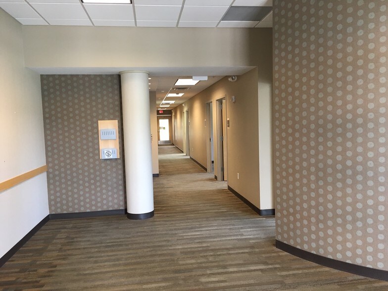 More Photos Of 1449 NW 128th St, Clive Office For Sale