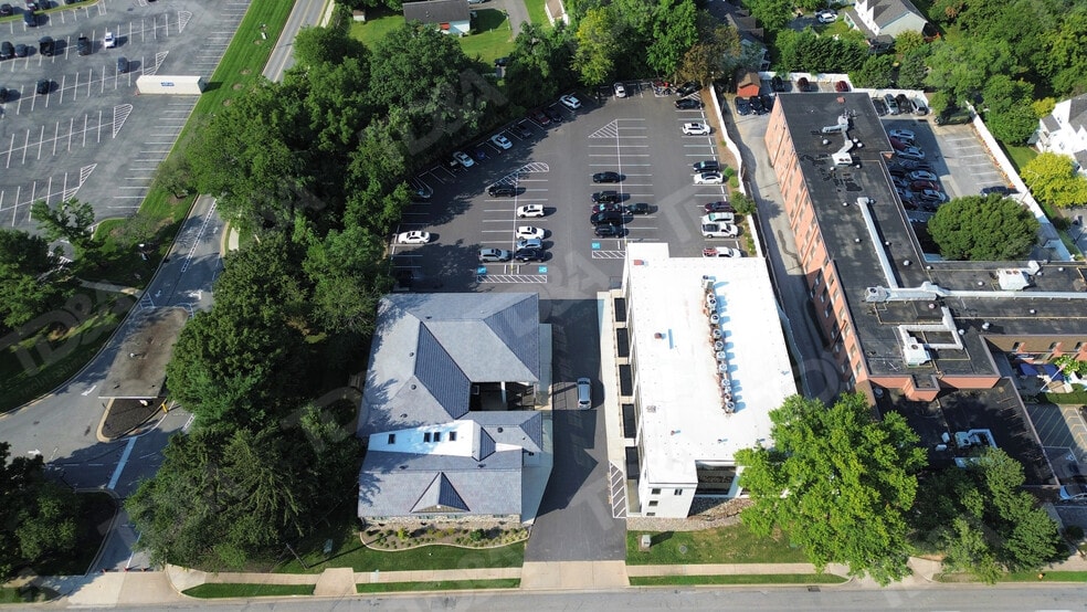 More Photos Of 515 E Joppa Rd, Towson Unknown For Lease