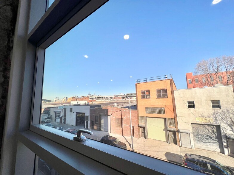 More Photos Of 84 14th St, Brooklyn Office For Lease