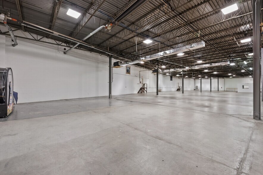 More Photos Of 2707 W Carson St, Pittsburgh Warehouse For Sale