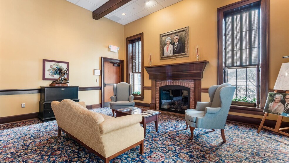 More Photos Of 200 N Whitewoman St, Coshocton Loft Creative Space For Sale