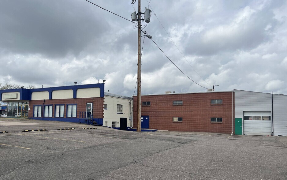 More Photos Of 7833 W Colfax Ave, Lakewood Auto Dealership For Lease