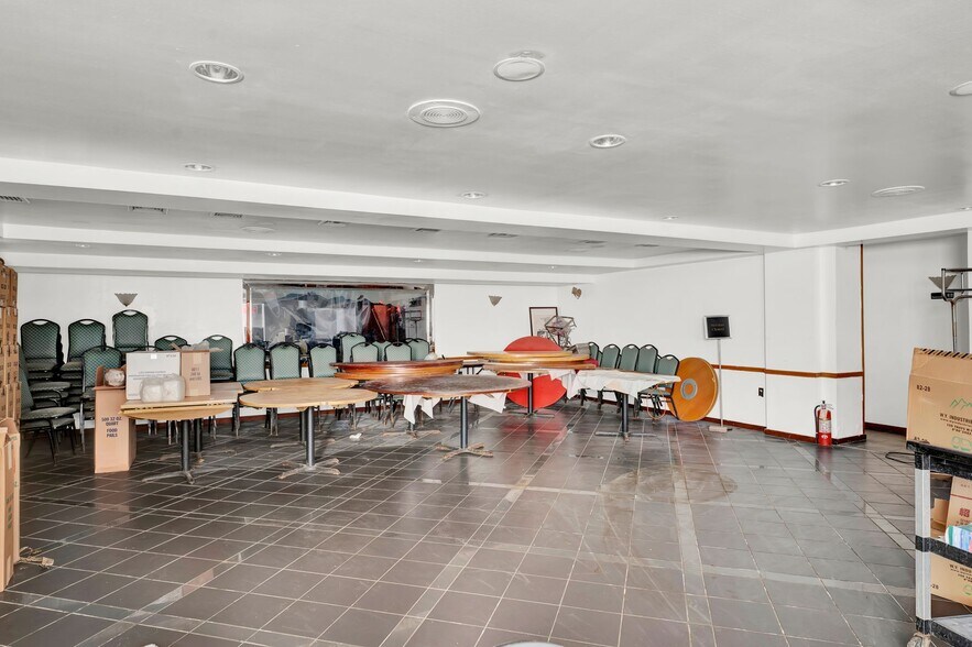 More Photos Of 1322 Paterson Plank Rd, Secaucus General Retail For Sale