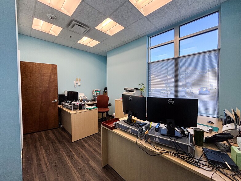 More Photos Of 329 Edwin Dr, Virginia Beach Medical For Lease