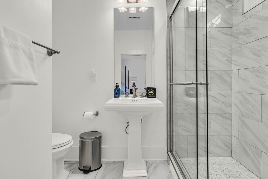 More Photos Of 184 Ashley Ave, Charleston Specialty For Sale