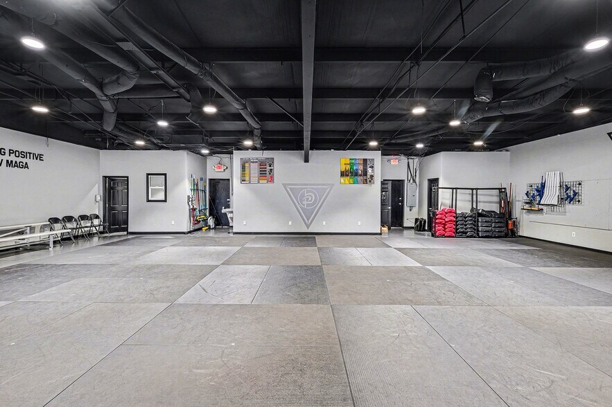 More Photos Of 2504 Hospitality Ln, Columbia Storefront For Lease