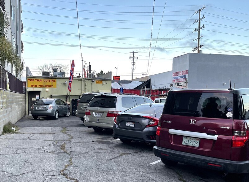 More Photos Of 7333 Reseda Blvd, Reseda Restaurant For Sale