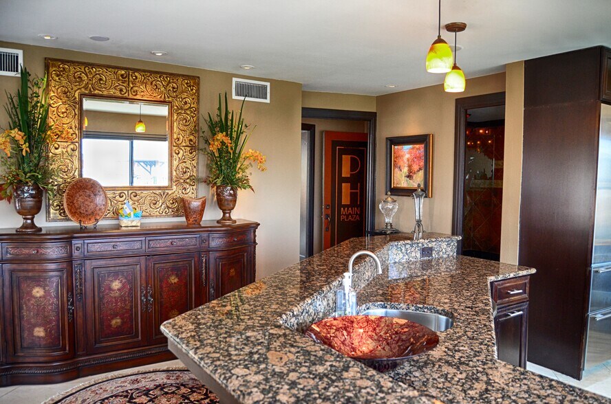 More Photos Of 126 E Main Plz, San Antonio Apartments For Sale