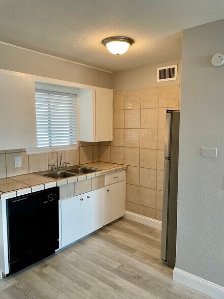 More Photos Of 3920 Brushwood Ln, Corpus Christi Apartments For Sale