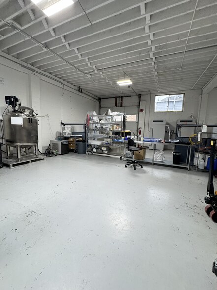 More Photos Of 1123 NW 51st St, Seattle Warehouse For Lease