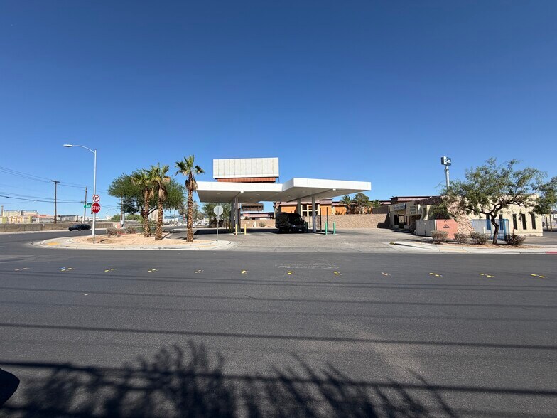 More Photos Of 4990 Paradise Rd, Las Vegas Service Station For Lease