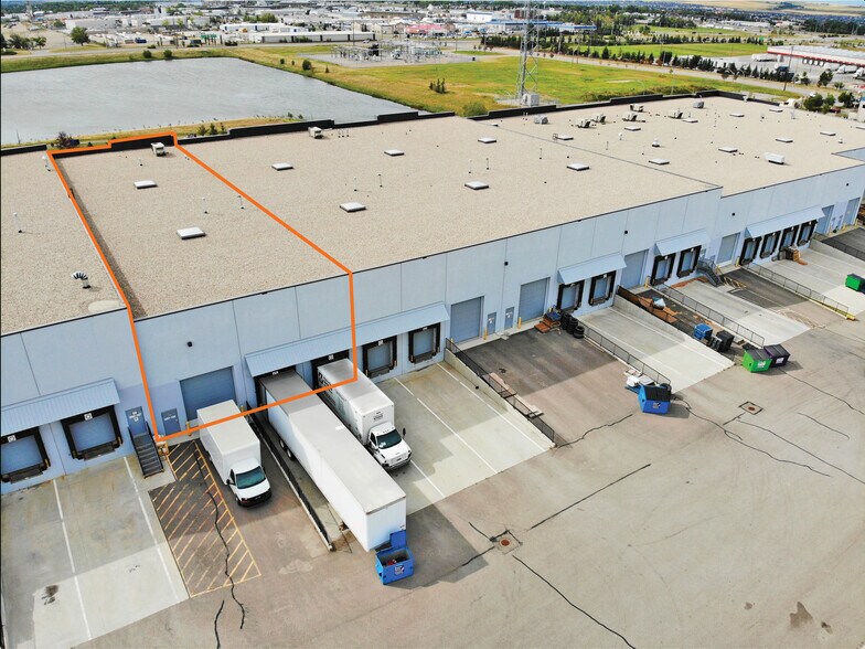 More Photos Of 18 Highland Park Way NE, Airdrie Distribution For Lease