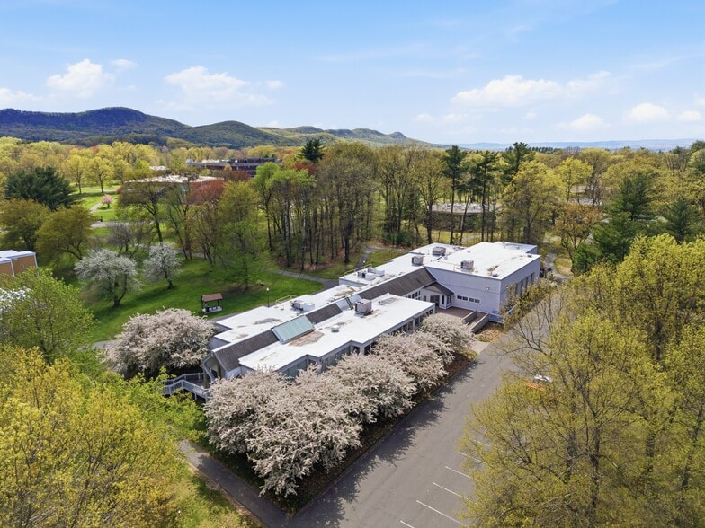 More Photos Of 893 West St, Amherst Schools For Sale