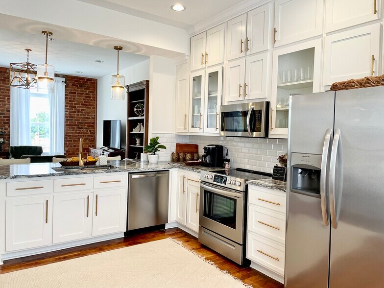 More Photos Of 114 N Walnut St, Seneca Storefront Retail Residential For Sale